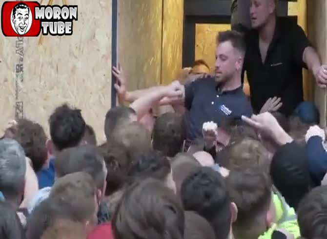 Video :Are you familiar with the world's most violent sport, the Atherstone ball game